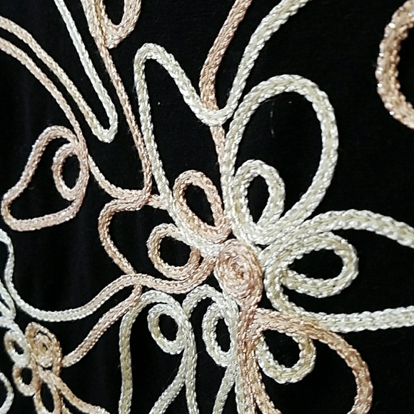 STUDIO V Top - Picture 2 of 4